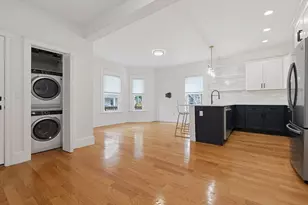 54 Bloomfield St, Boston, MA 02124 - Photo 8