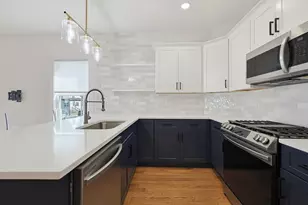 54 Bloomfield St, Boston, MA 02124 - Photo 10