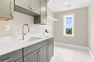 36 Ferullo Dr, Woburn, MA 01801 - Photo 16