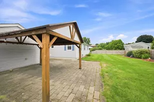 70 Crestwood, Chicopee, MA 01020 - Photo 32