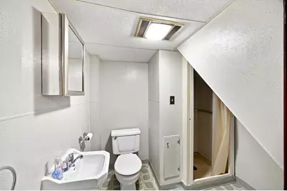 70 Crestwood, Chicopee, MA 01020 - Photo 30