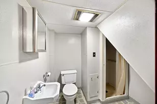 70 Crestwood, Chicopee, MA 01020 - Photo 30