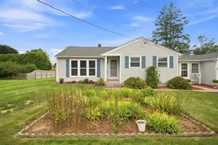 70 Crestwood, Chicopee, MA 01020 - Photo 2