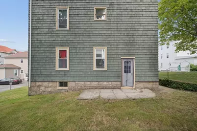 89 Rockland St, Fall River, MA 02724 - Photo 4