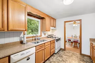 16 Crown Rd, Westford, MA 01886 - Photo 10