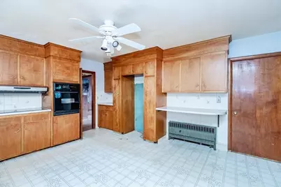 292 Oak St, Methuen, MA 01844 - Photo 14