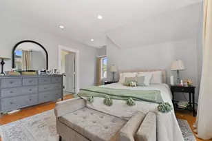 1774 Beacon St, Brookline, MA 02445 - Photo 12