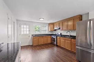 27 Winthrop St, Fitchburg, MA 01420 - Photo 4