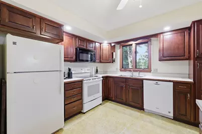 3 Castle Hill Rd #E, Agawam, MA 01001 - Photo 10