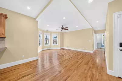 90 Taylor St #4, Waltham, MA 02453 - Photo 4