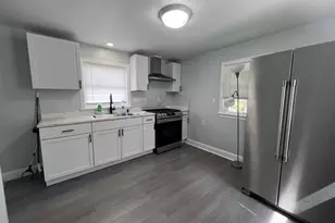 16 Magdala St, Boston, MA 02124 - Photo 10