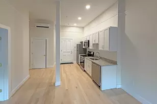 105 Paige St, Lowell, MA 01852 - Photo 2