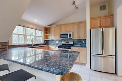 90 Highland Ave #2, Newton, MA 02460 - Photo 4