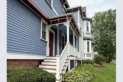 90 Highland Ave #2, Newton, MA 02460 - Photo 2