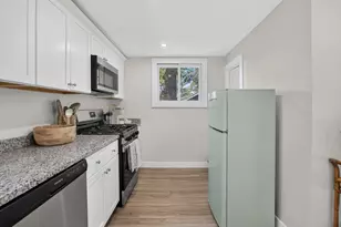29 Walnut St, Plymouth, MA 02360 - Photo 6