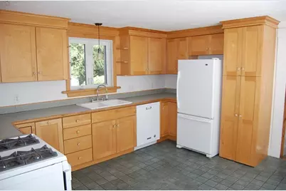 414 Central Street, Holliston, MA 01746 - Photo 4