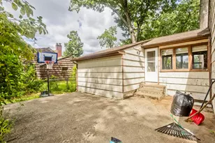 240 E Allen Ridge Rd, Springfield, MA 01118 - Photo 4