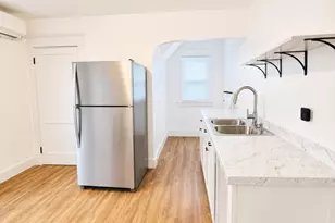 1085 Sumner Ave, Springfield, MA 01118 - Photo 4