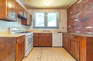 51 Itendale St, Springfield, MA 01108 - Photo 16