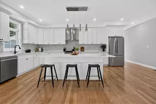 44 Grandview Rd, Reading, MA 01867 - Photo 4