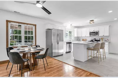 115 Saint James Ave, Chicopee, MA 01020 - Photo 8