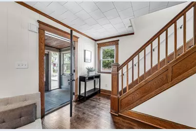 19 Eldert St, Springfield, MA 01109 - Photo 8