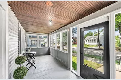 19 Eldert St, Springfield, MA 01109 - Photo 4