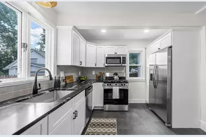 19 Eldert St, Springfield, MA 01109 - Photo 22