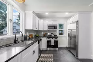 19 Eldert St, Springfield, MA 01109 - Photo 22