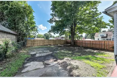 19 Eldert St, Springfield, MA 01109 - Photo 40