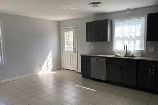 172 Lawrence St, Fall River, MA 02721 - Photo 2