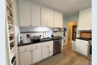 92 Marion St #4, Brookline, MA 02446 - Photo 6