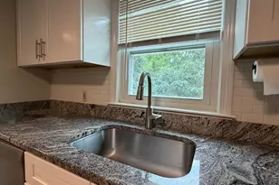 113 Brooks St, Worcester, MA 01606 - Photo 6