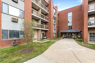 4975 Washington St, Boston, MA 02132 - Photo 20