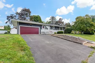 7 Harold Ave, Somerset, MA 02726 - Photo 2