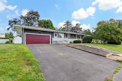 7 Harold Ave, Somerset, MA 02726 - Photo 2