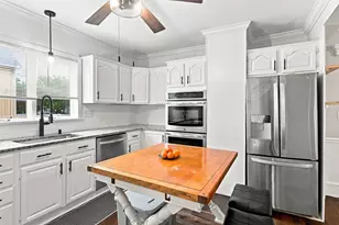 70 Pine St, Chicopee, MA 01020 - Photo 6