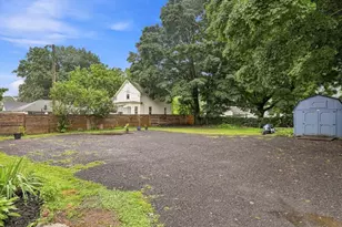 70 Pine St, Chicopee, MA 01020 - Photo 36