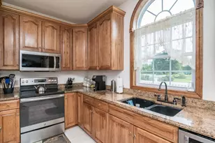671 S Washington St, Belchertown, MA 01007 - Photo 16