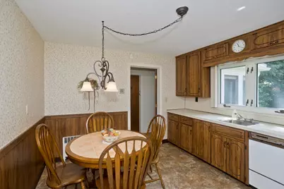 34 Vadnais St, Holyoke, MA 01040 - Photo 4