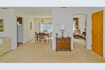 34 Vadnais St, Holyoke, MA 01040 - Photo 2