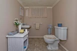 34 Vadnais St, Holyoke, MA 01040 - Photo 18
