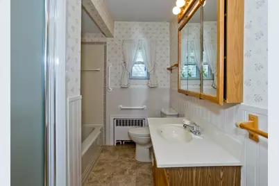 34 Vadnais St, Holyoke, MA 01040 - Photo 12