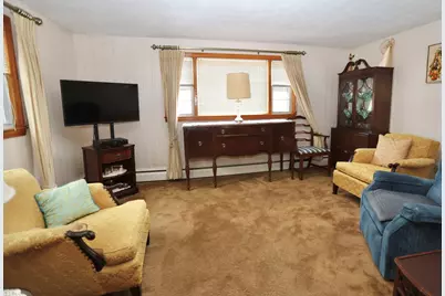 36 Revere St, Worcester, MA 01604 - Photo 4