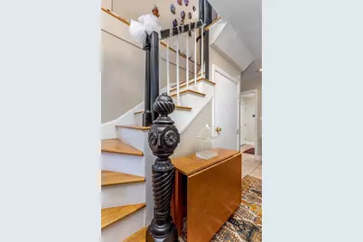 8 Jackson Road, Marblehead, MA 01945 - Photo 4