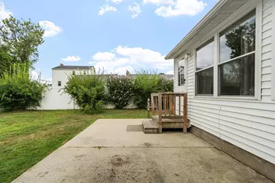170 Townsend Ave, Lowell, MA 01854 - Photo 36