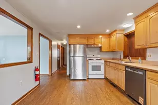 170 Townsend Ave, Lowell, MA 01854 - Photo 10