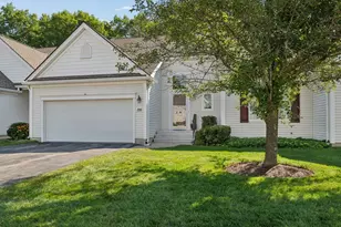 126 Clubhouse Ln, Northbridge, MA 01534 - Photo 2