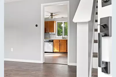 15 Sunflower Lane #B, Westfield, MA 01085 - Photo 6