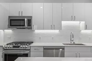 205 Maverick St, Boston, MA 02128 - Photo 8